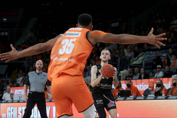 年仅22岁 年仅22岁