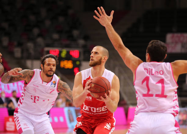 每周踢两场 每周踢两场