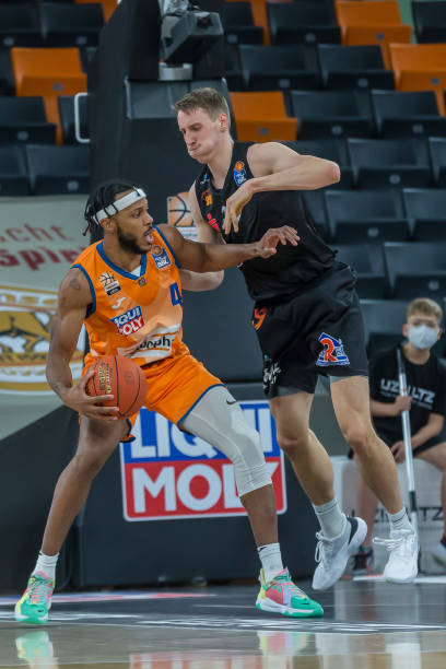 的中距离投 的中距离投