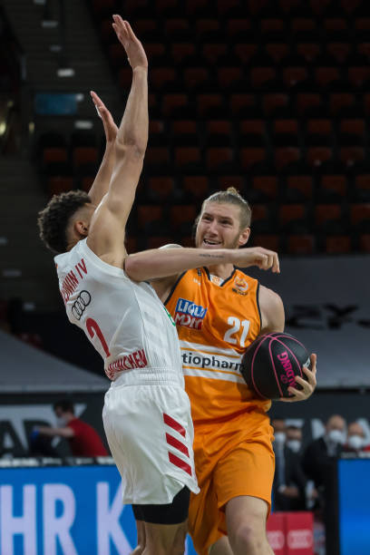 体育西甲：绝杀取胜 塞维利亚3-2西班牙人